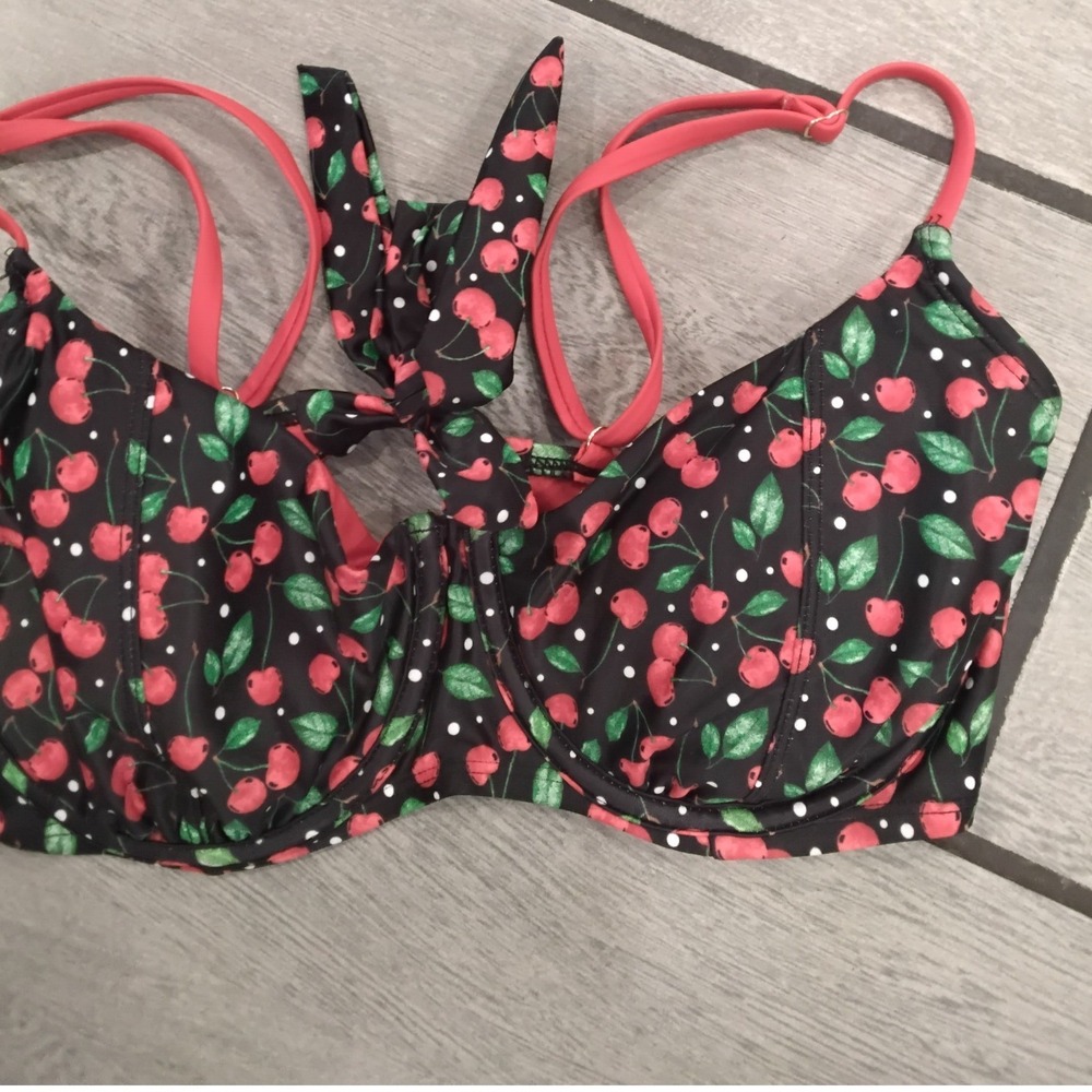 Wild Fable Cherry Polka Dot Underwire Bikini Top Black Red Large 12-14